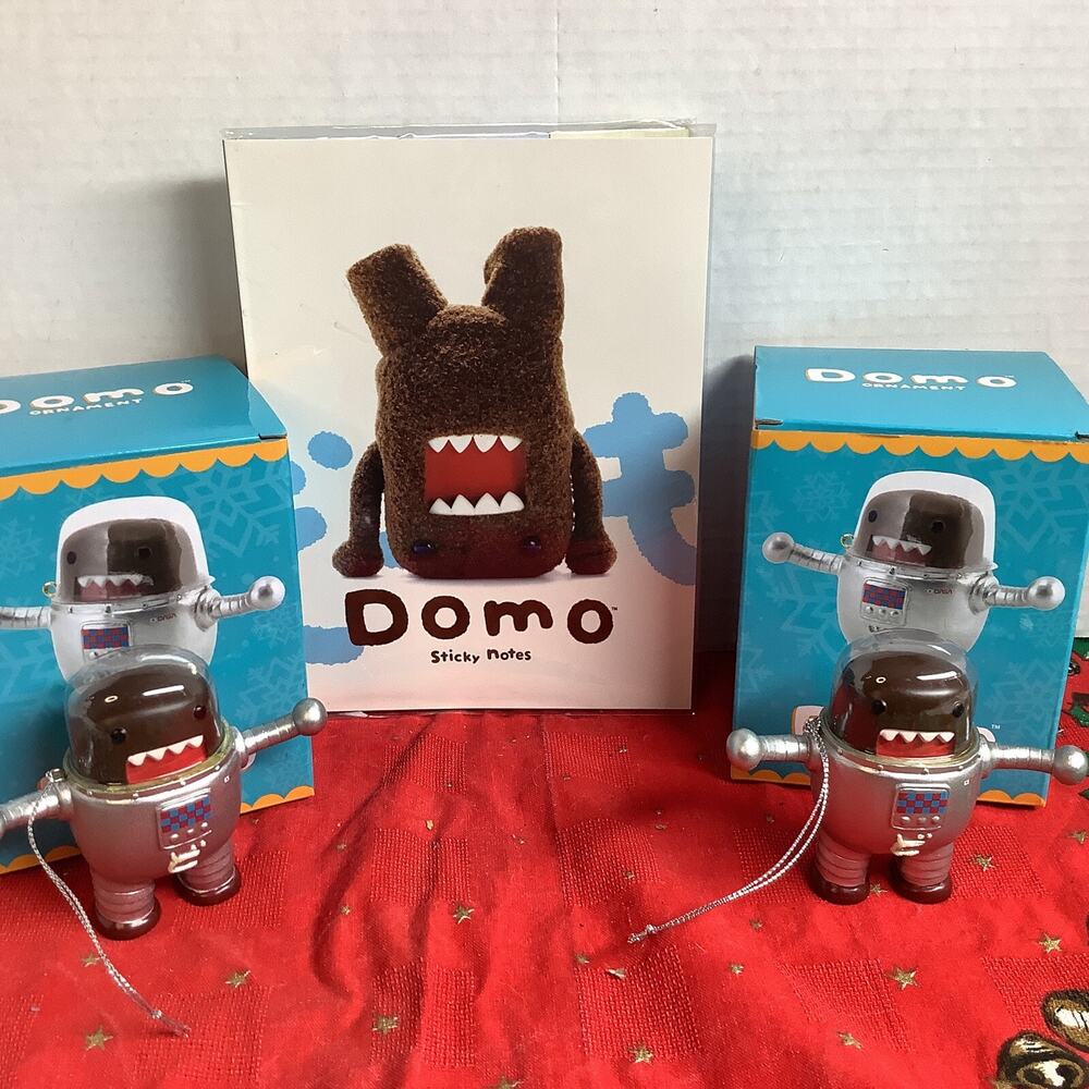 NEW 2 Domo Astronaut Ornaments &8 Small Sticky Note Pads 2010